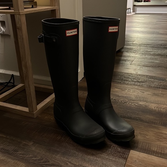 Hunter boots tall navy, worn handful of times - Picture 5 of 7